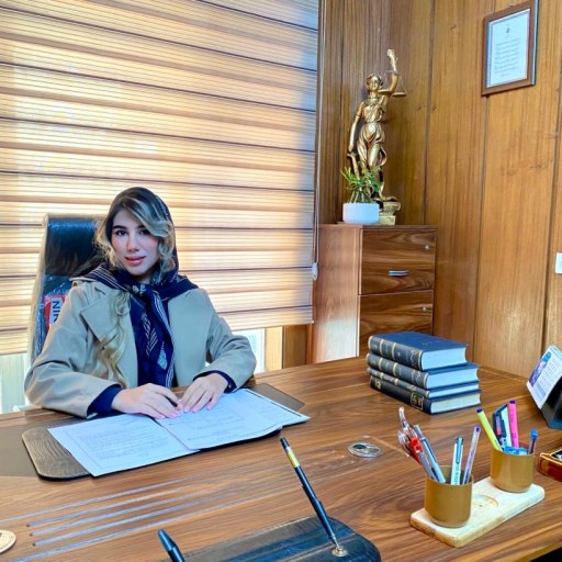 تصویر زینب قدرت قلقاچی